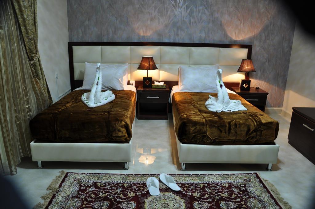 Al Bustan Crown Hotel 2 Arar Phòng bức ảnh