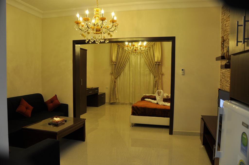 Al Bustan Crown Hotel 2 Arar Phòng bức ảnh