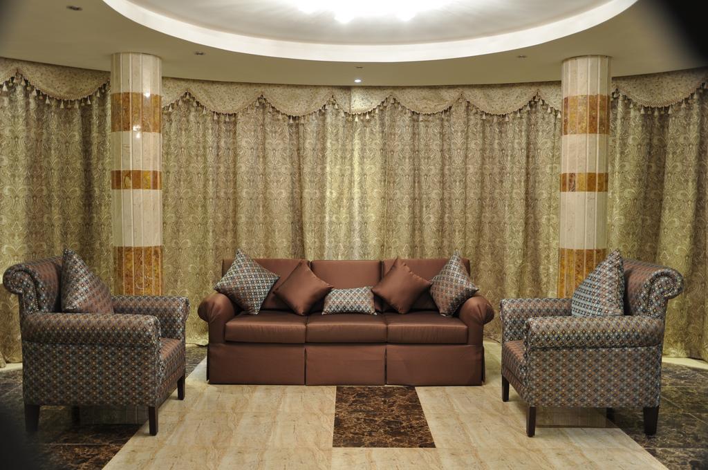 Al Bustan Crown Hotel 2 Arar Ngoại thất bức ảnh